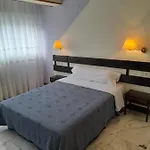 Os Carballos Szálloda Sigüeiro