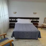 Os Carballos Szálloda Sigüeiro